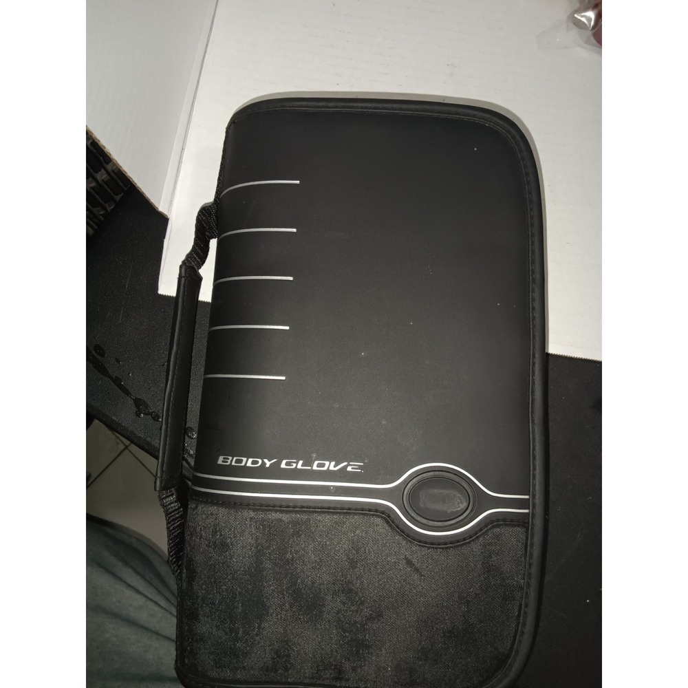 Body Glove 64x CD DVD Storage Binder Zippered With 30 Cds